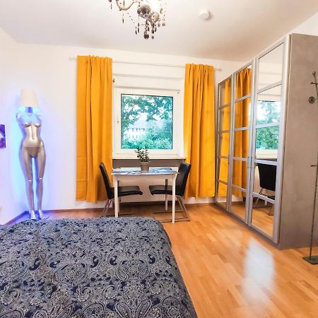 Modernes Zimmer Am Park Mit Garten, Huehner & Enten München Kültér fotó