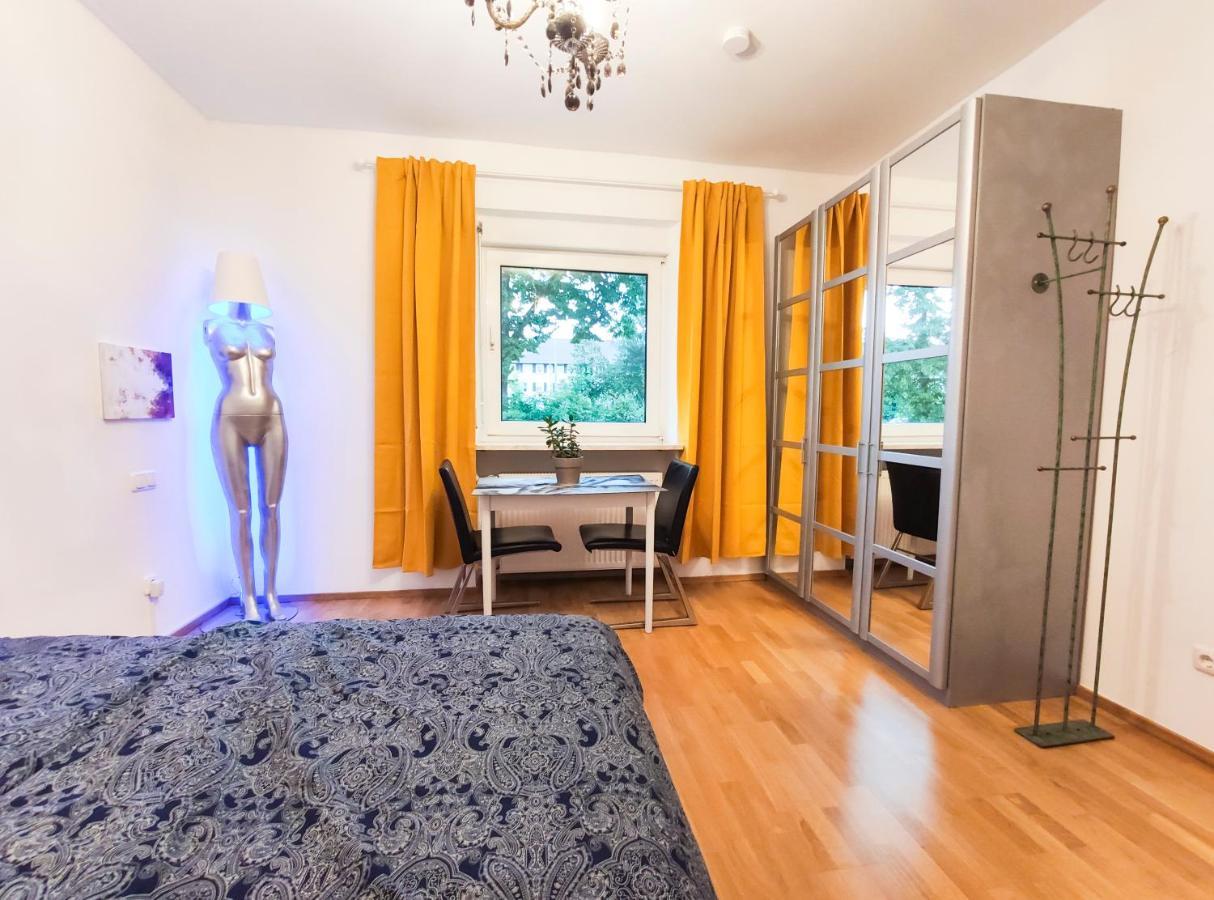 Modernes Zimmer Am Park Mit Garten, Huehner & Enten München Kültér fotó