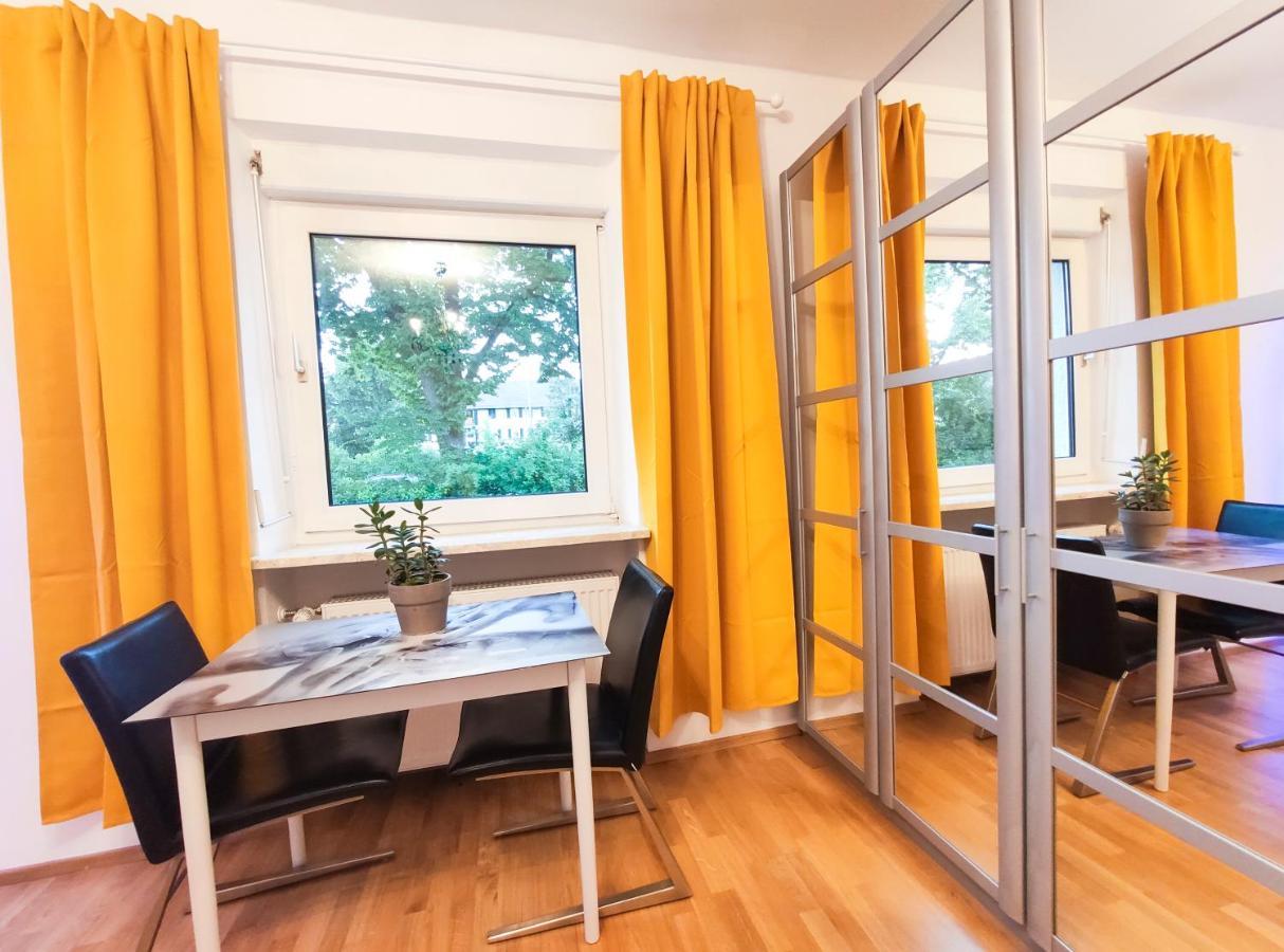 Modernes Zimmer Am Park Mit Garten, Huehner & Enten München Kültér fotó