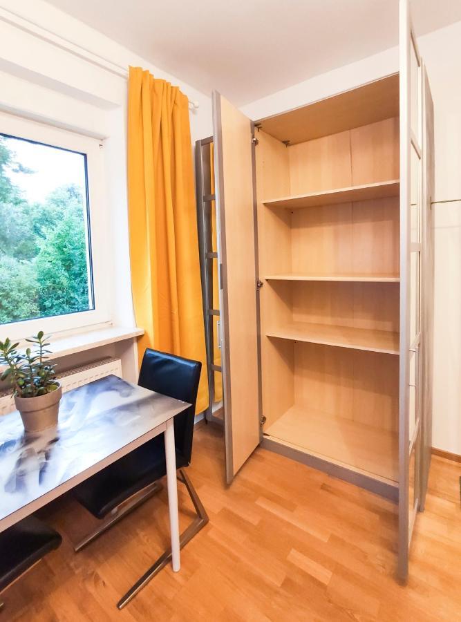 Modernes Zimmer Am Park Mit Garten, Huehner & Enten München Kültér fotó